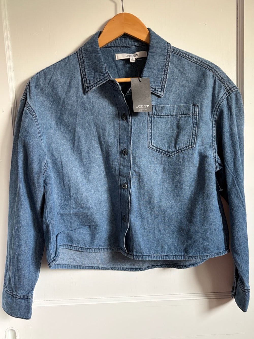 Joe’s Jeans Cropped Boyfriend Denim Button-Up Shirt - Small - Picture 2 of 6
